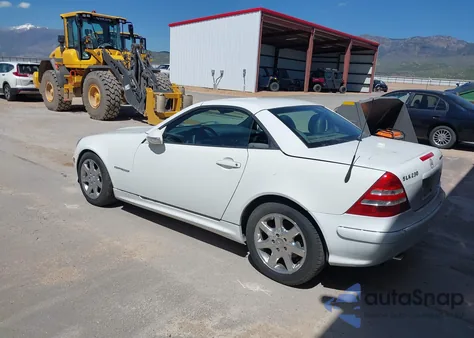 2001 Mercedes-Benz Slk 230 Kompressor из США, поврежденный, VIN WDBKK49FX1F218767